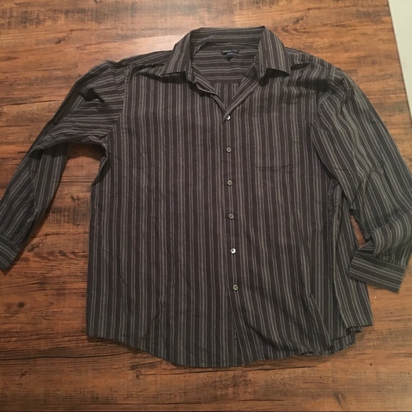 Van Heusen button down - Picture 1 of 3
